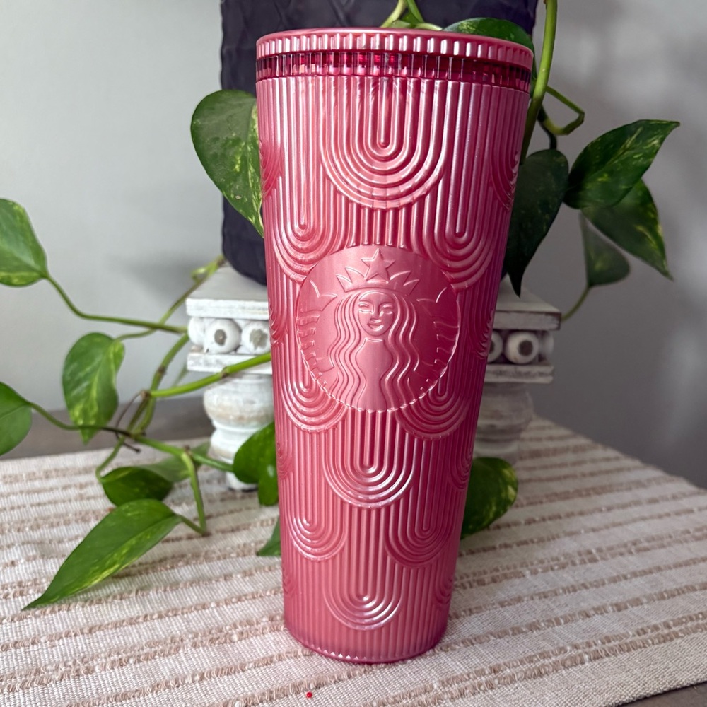 Starbucks pink Rose Shimmer Siren Mermaid Scales Embossed Logo No Straw 24oz